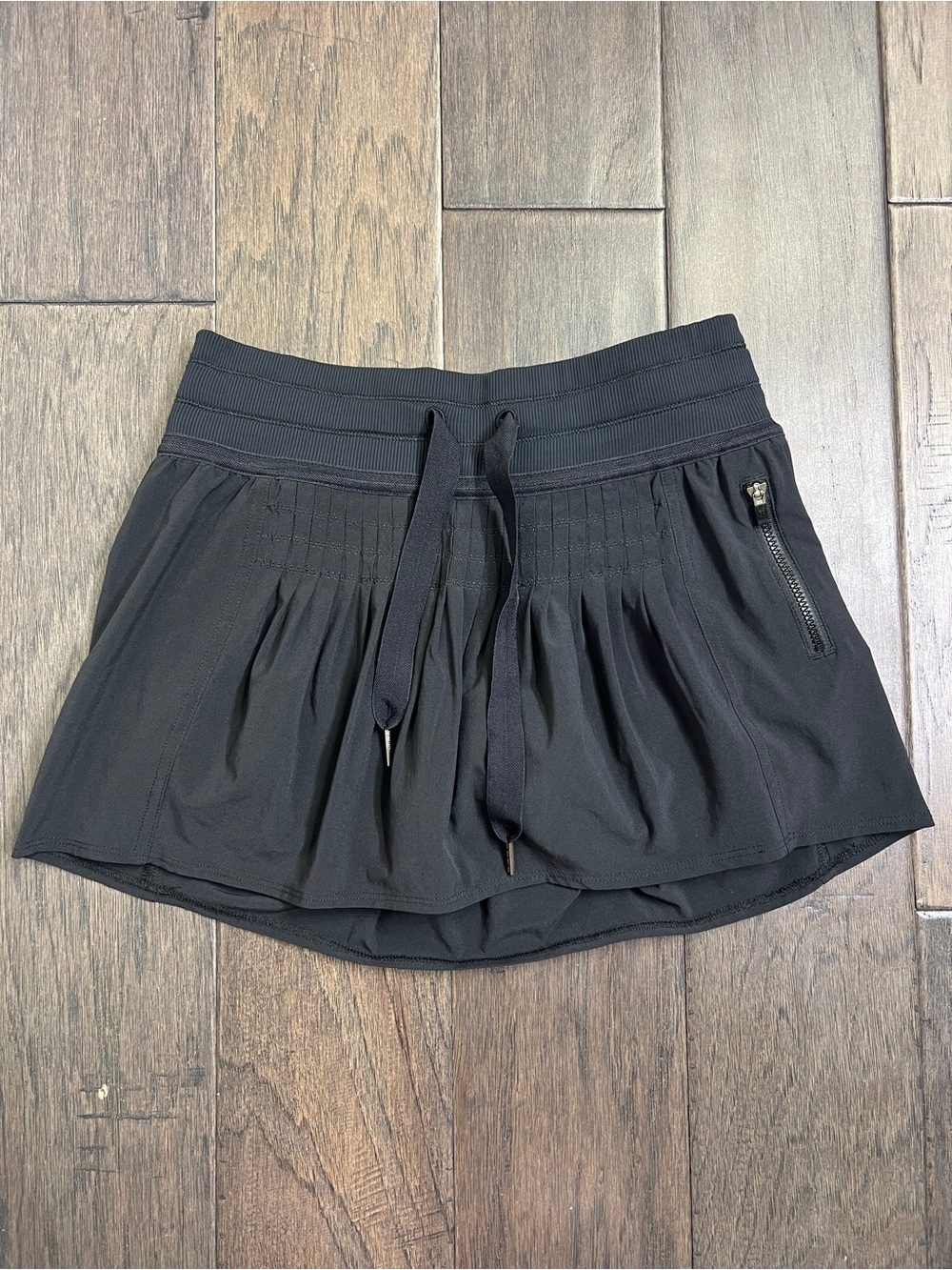 Lululemon Vintage Black Pleated Running Tennis Skort with Built-In Liner Shorts